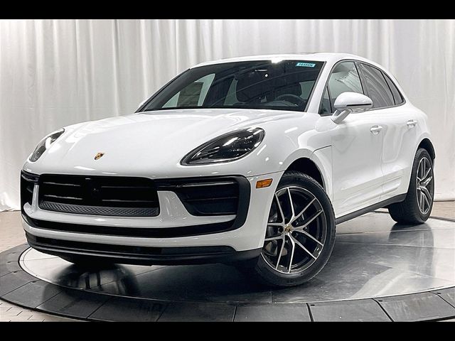 2025 Porsche Macan Base