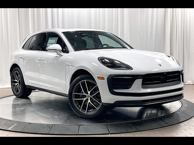 2025 Porsche Macan Base