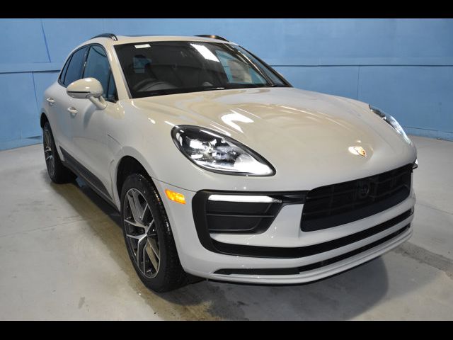 2025 Porsche Macan Base