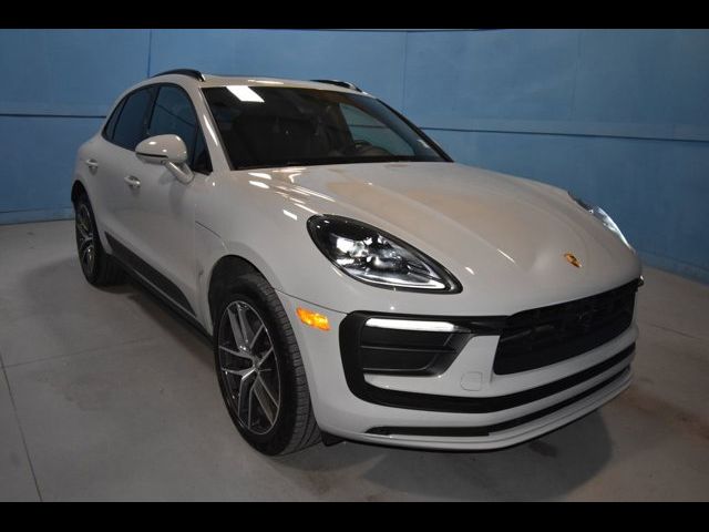 2025 Porsche Macan Base