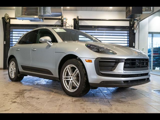 2025 Porsche Macan Base