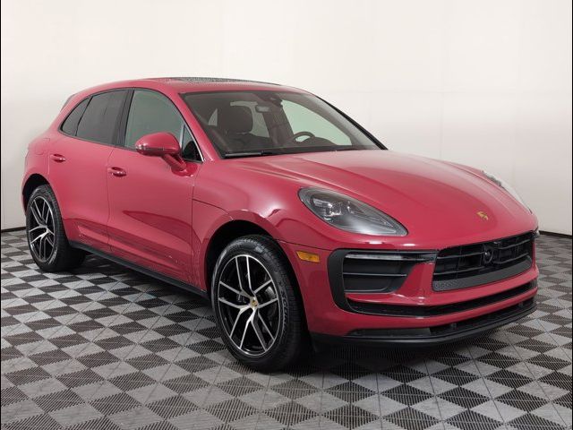 2025 Porsche Macan Base