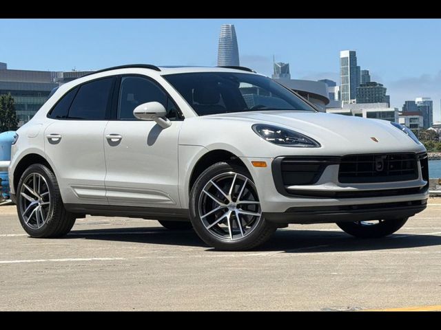 2025 Porsche Macan Base
