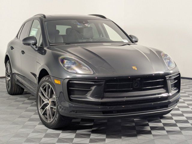 2025 Porsche Macan Base