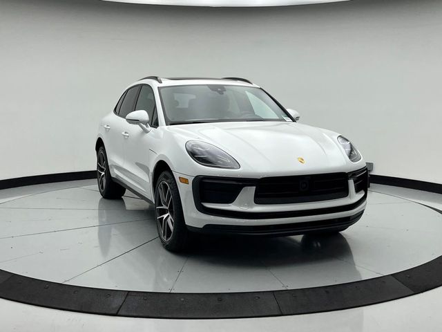 2025 Porsche Macan Base