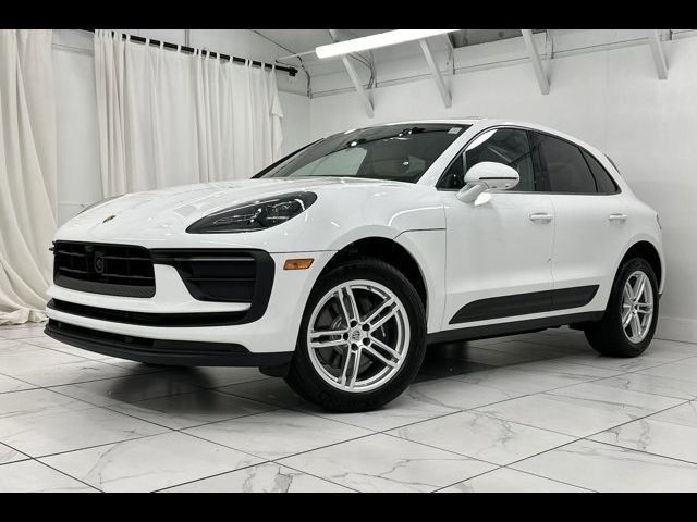 2025 Porsche Macan 