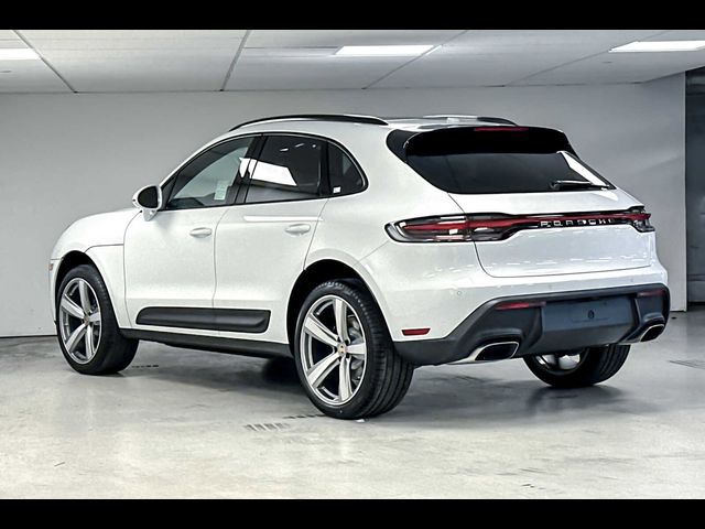 2025 Porsche Macan Base