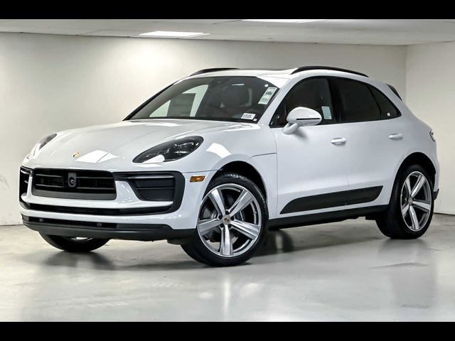 2025 Porsche Macan Base