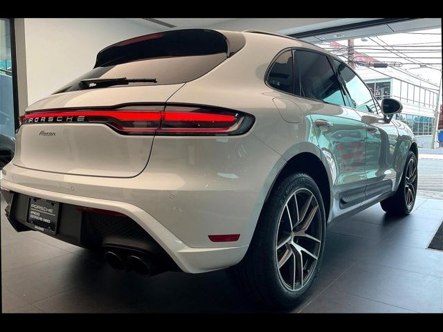 2025 Porsche Macan Base
