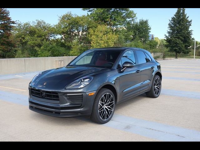 2025 Porsche Macan Base