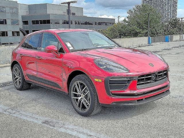 2025 Porsche Macan Base
