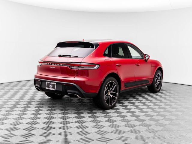 2025 Porsche Macan Base