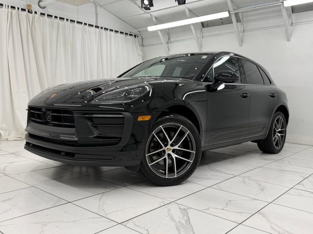 2025 Porsche Macan Base