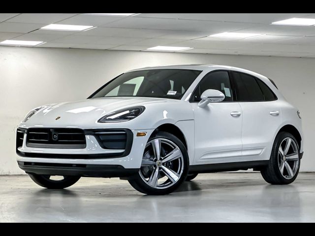 2025 Porsche Macan Base