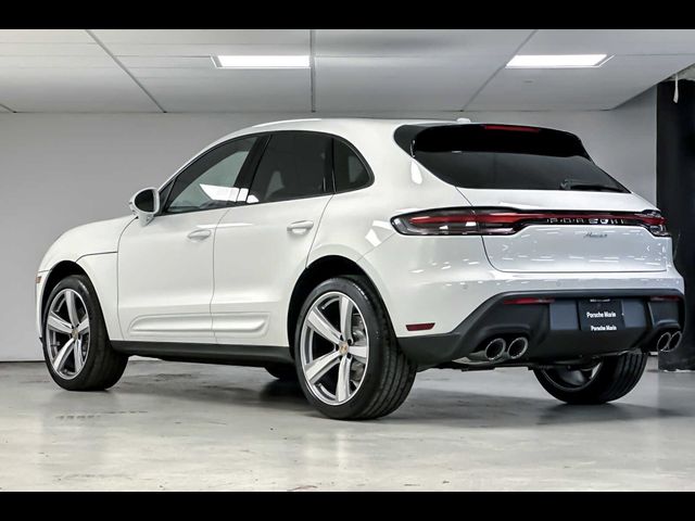 2025 Porsche Macan Base