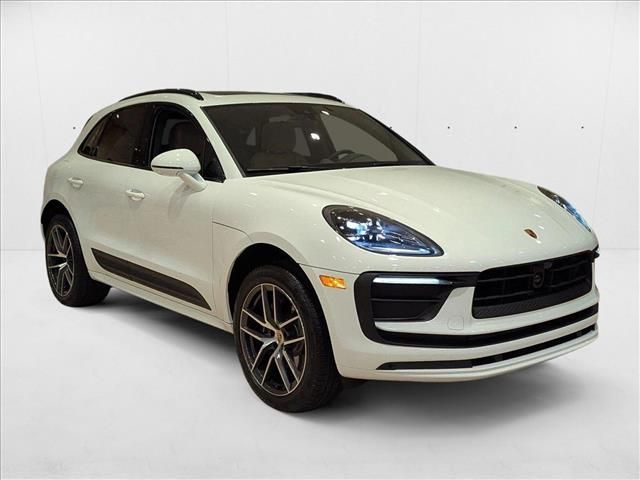 2025 Porsche Macan Base