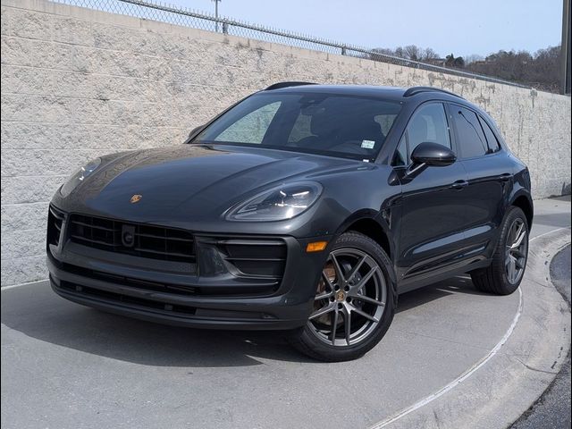 2025 Porsche Macan Base