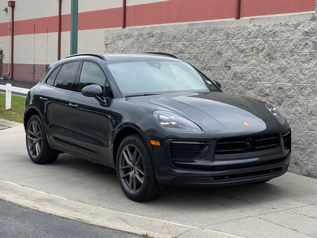 2025 Porsche Macan Base