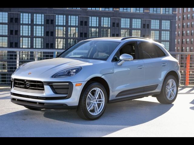 2025 Porsche Macan Base