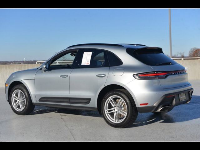 2025 Porsche Macan Base