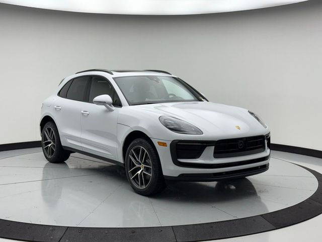 2025 Porsche Macan Base