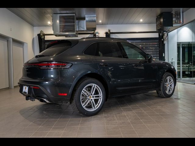 2025 Porsche Macan Base