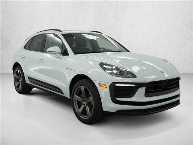 2025 Porsche Macan Base