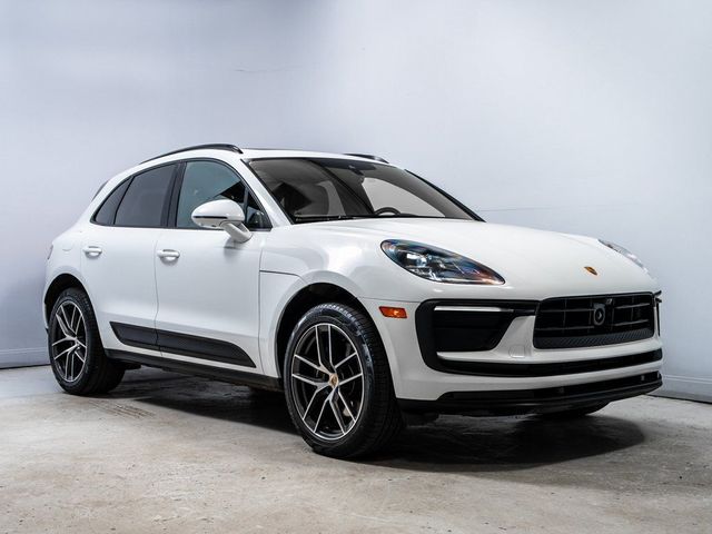 2025 Porsche Macan Base