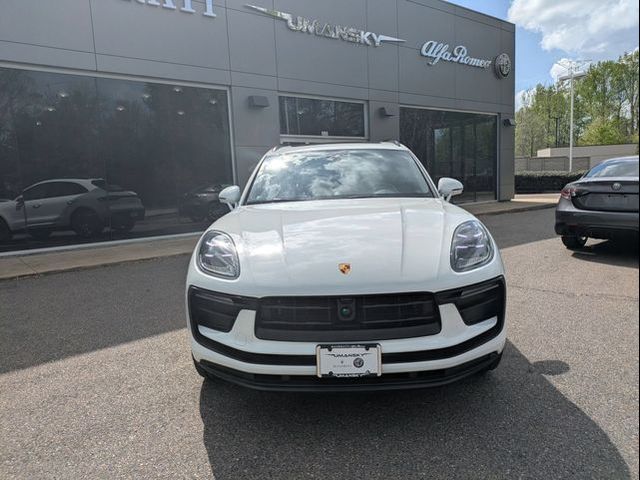 2025 Porsche Macan Base