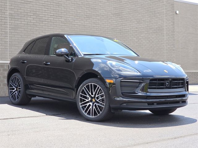 2025 Porsche Macan Base