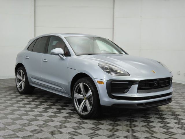 2025 Porsche Macan Base