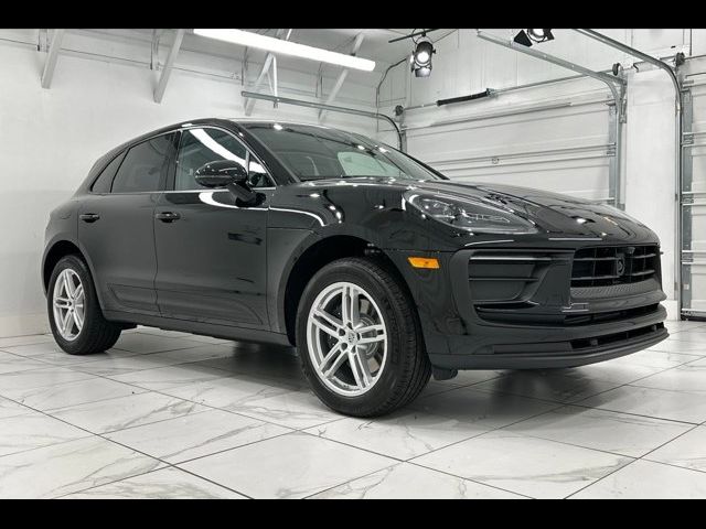 2025 Porsche Macan 