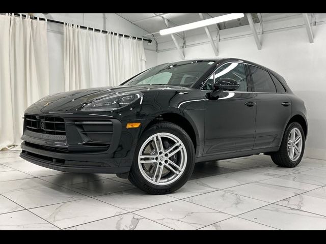 2025 Porsche Macan 