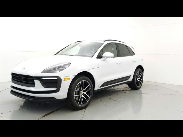 2025 Porsche Macan Base