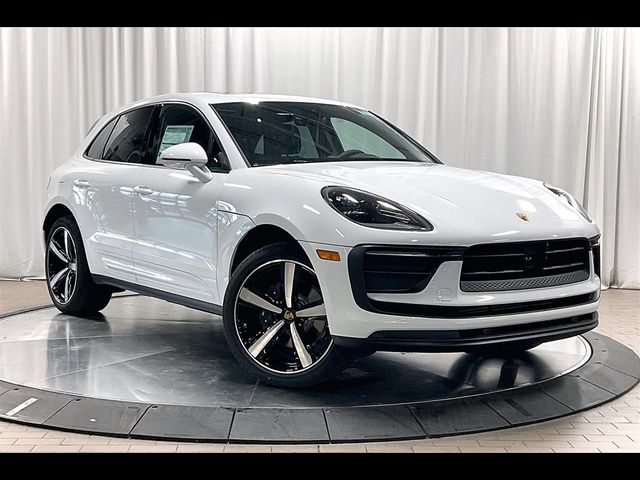 2025 Porsche Macan Base