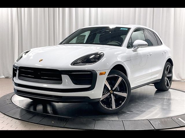 2025 Porsche Macan Base