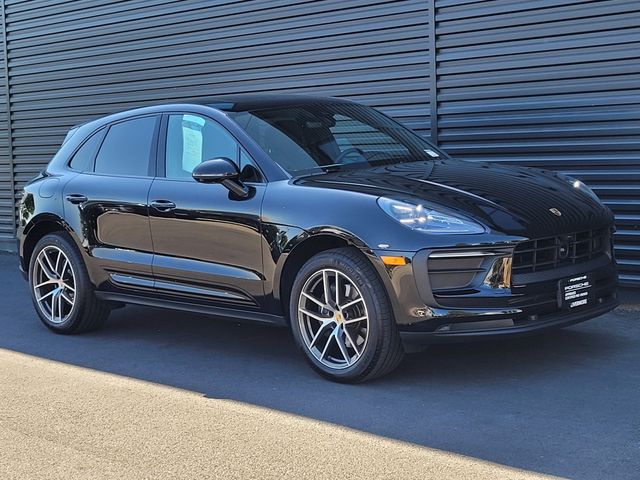 2025 Porsche Macan Base