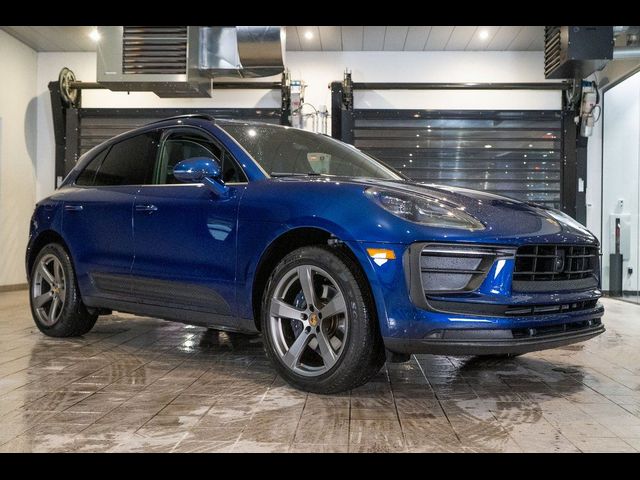 2025 Porsche Macan Base