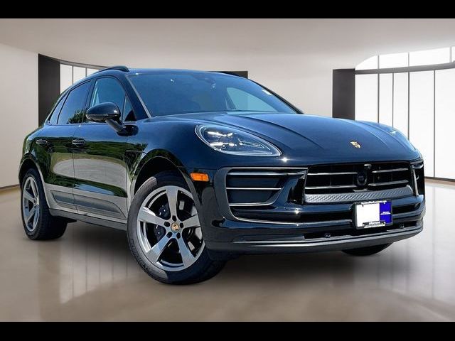 2025 Porsche Macan Base