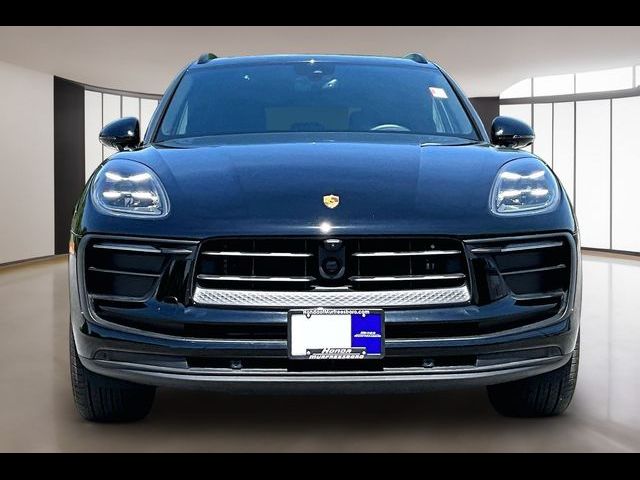 2025 Porsche Macan Base