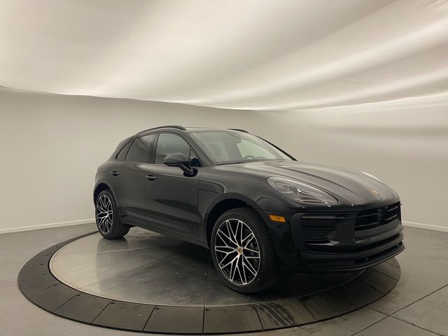 2025 Porsche Macan 