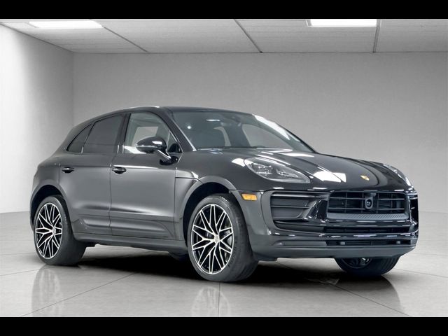2025 Porsche Macan Base
