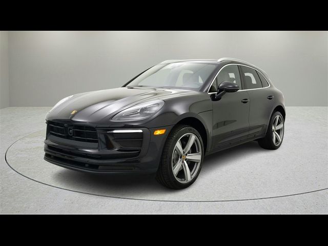 2025 Porsche Macan Base