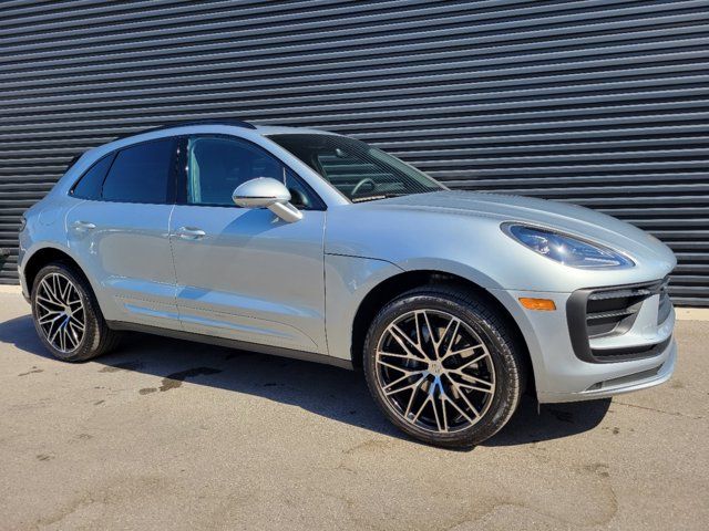 2025 Porsche Macan Base