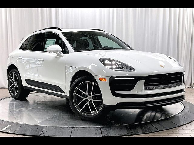 2025 Porsche Macan Base