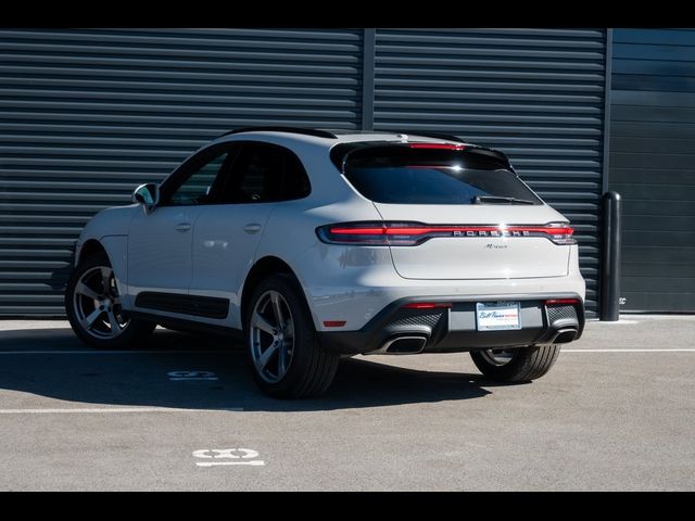 2025 Porsche Macan Base