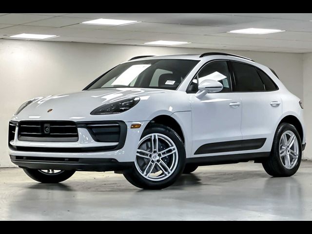 2025 Porsche Macan Base