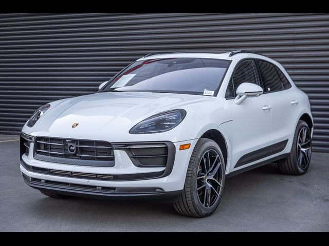 2025 Porsche Macan 