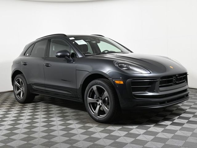 2025 Porsche Macan Base