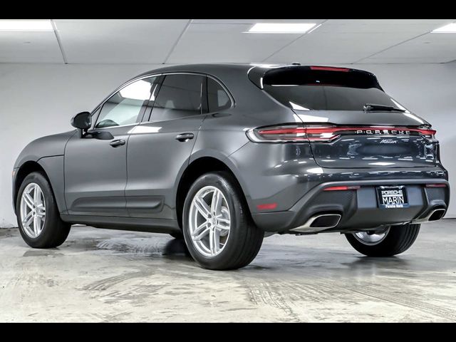 2025 Porsche Macan Base